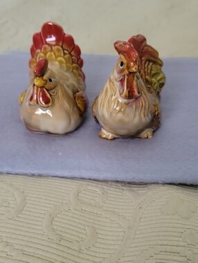 Vintage  Ceramic Rooster and Hen Figurine Set - Multicolor